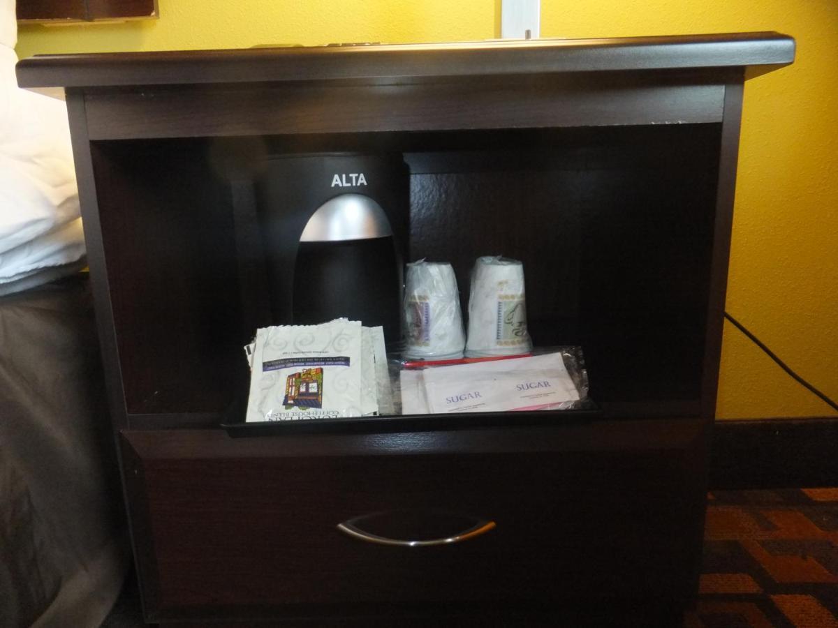 Holiday Inn Mount Prospect-Chicago Room photo